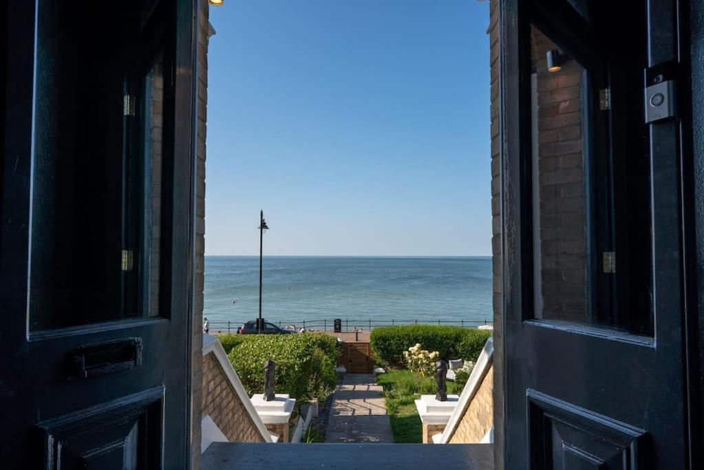 Luxury Duplex Penthouse On The Beach With Panoramic Sea Views Herne Bay Dış mekan fotoğraf